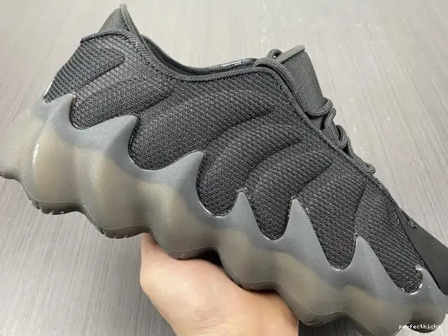 400 ADIDAS YEEZY H68032 0629